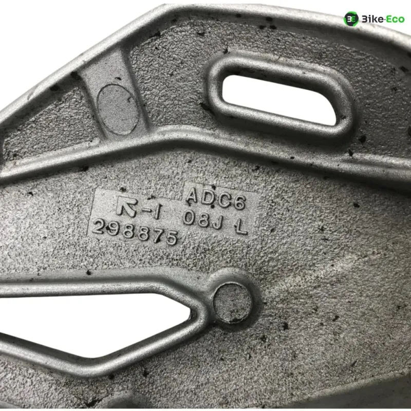 Platine avant gauche SUZUKI GSR 750 2011-2016