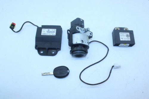 Jeu de serrure contacteur a cle code PIAGGIO 125 MP3 2006 - 2008
