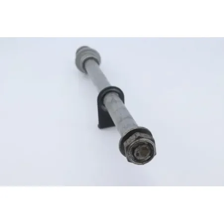 Axe de roue arriere HONDA CBF 500 2004 - 2007