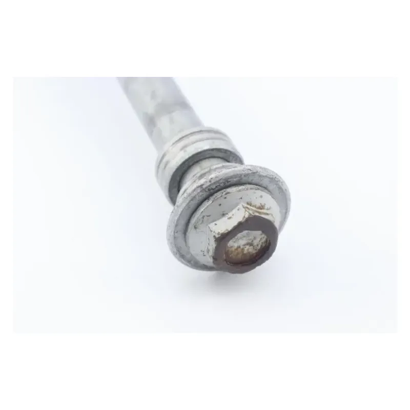 Axe de roue arriere HONDA CBF 500 2004 - 2007