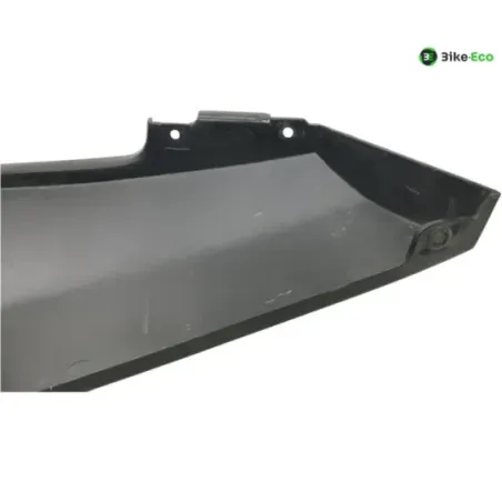 Cache carenage coque arriere droit SUZUKI RGV 250 1988-1990