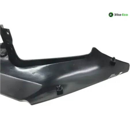 Cache carenage coque arriere gauche SUZUKI RGV 250 1988-1990