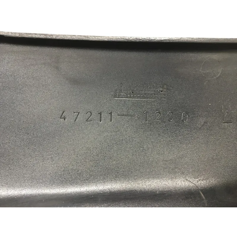 Cache carenage coque arriere gauche SUZUKI RGV 250 1988-1990