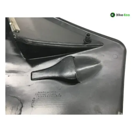 Cache flanc de carenage droit SUZUKI RGV 250 1988-1990
