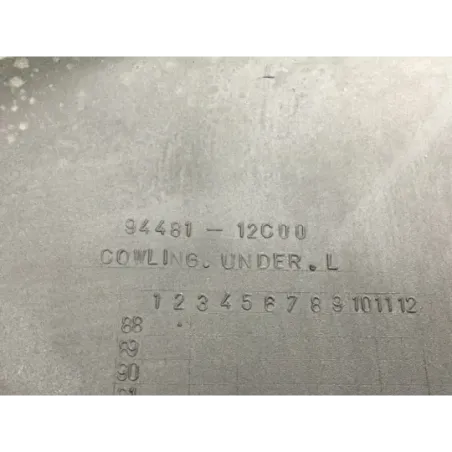 Cache flanc de carenage gauche SUZUKI RGV 250 1988-1990