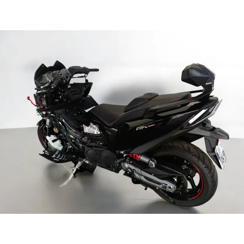 KYMCO AK 550