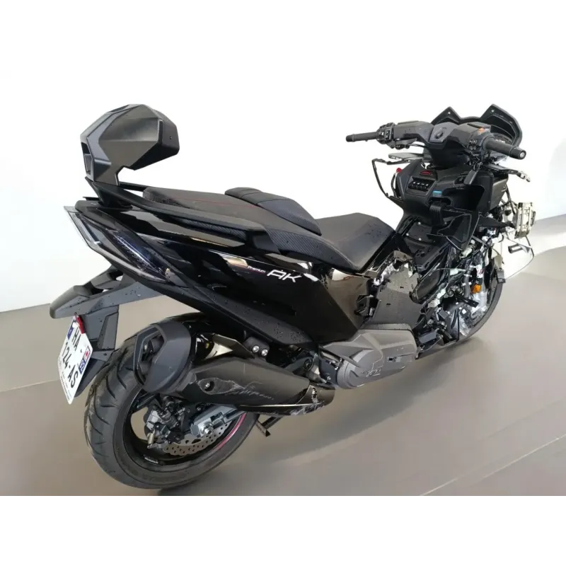 KYMCO AK 550