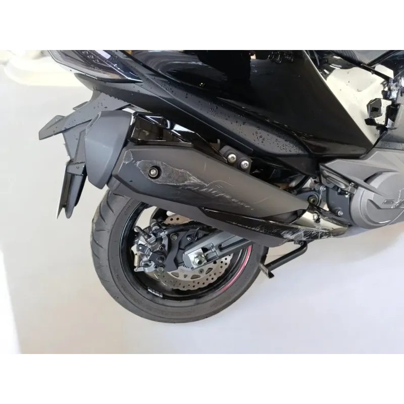 KYMCO AK 550