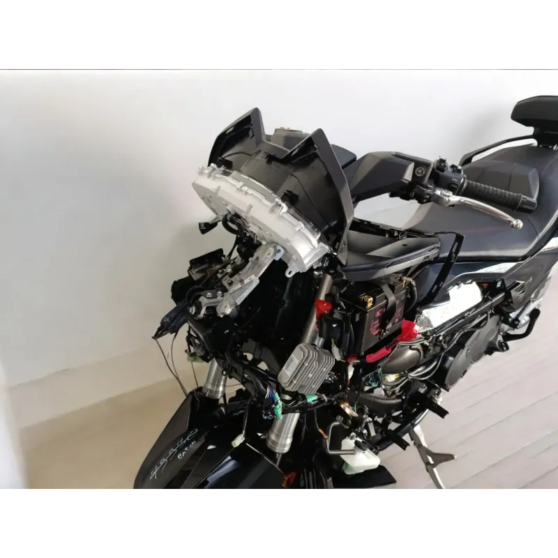 KYMCO AK 550