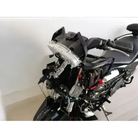 KYMCO AK 550