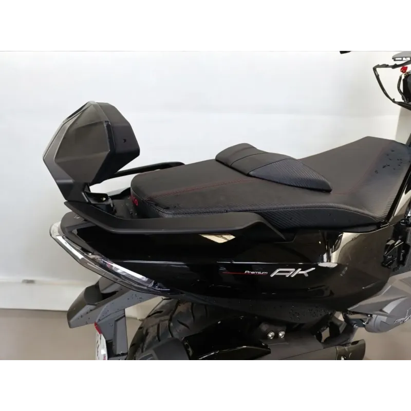 KYMCO AK 550