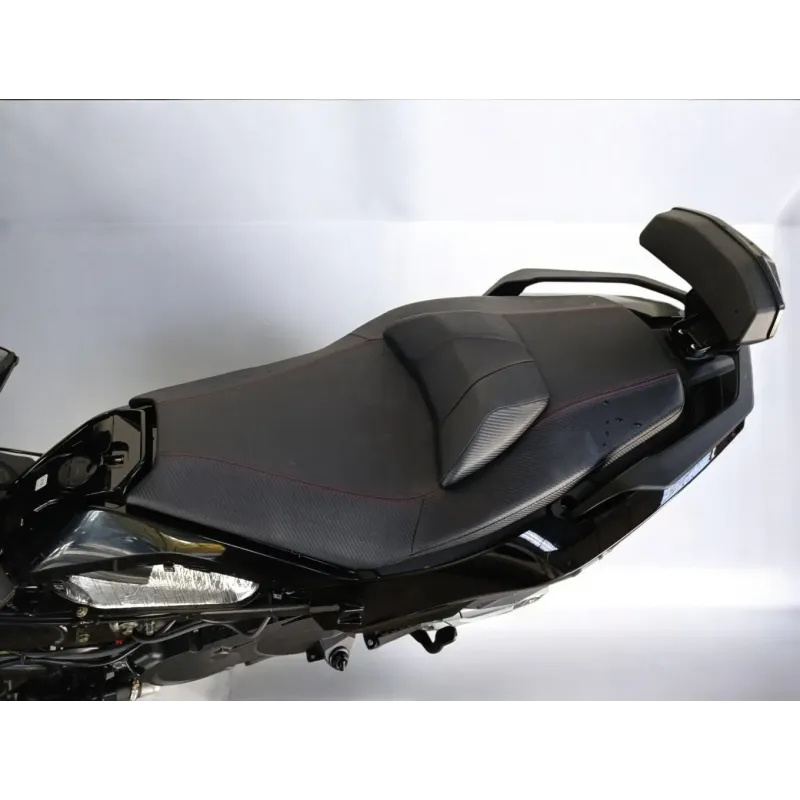 KYMCO AK 550