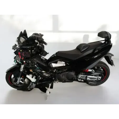 KYMCO AK 550