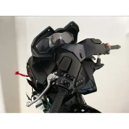 KYMCO AK 550
