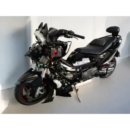 KYMCO AK 550