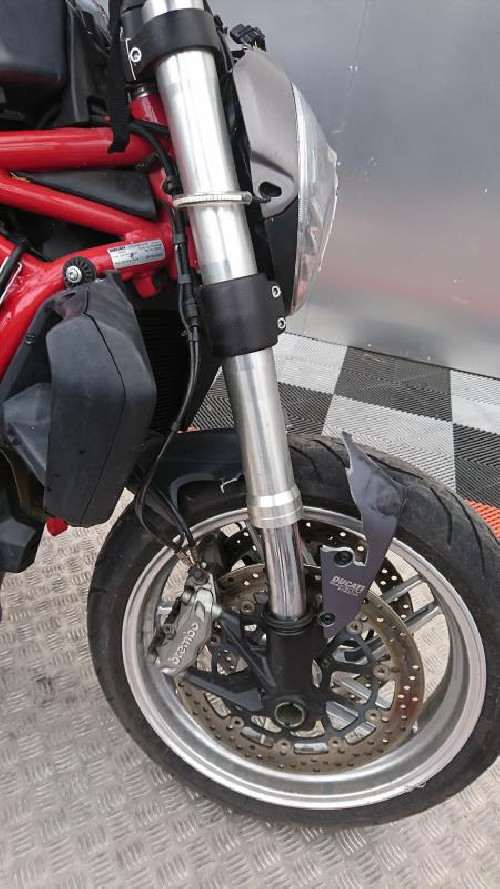 DUCATI MONSTER 821