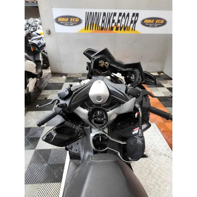 YAMAHA XMAX 125