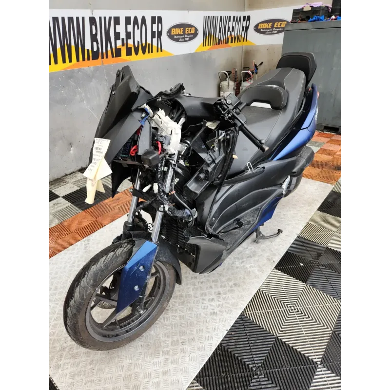 YAMAHA XMAX 125