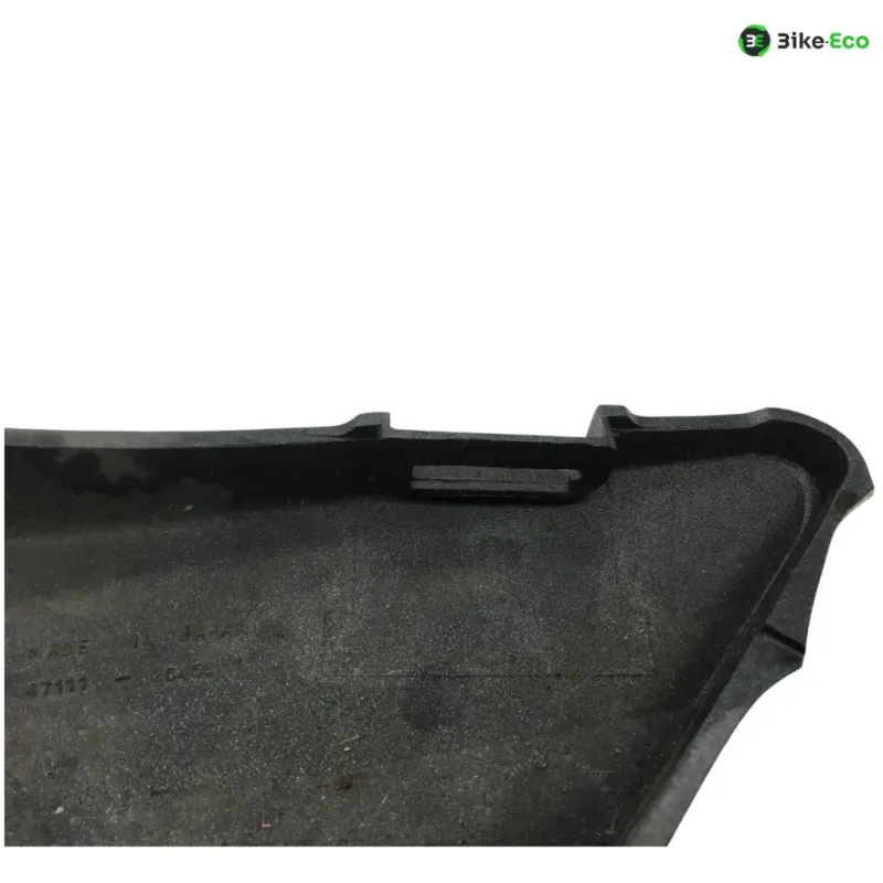 Cache lateral droit SUZUKI RG 80 1980-1983