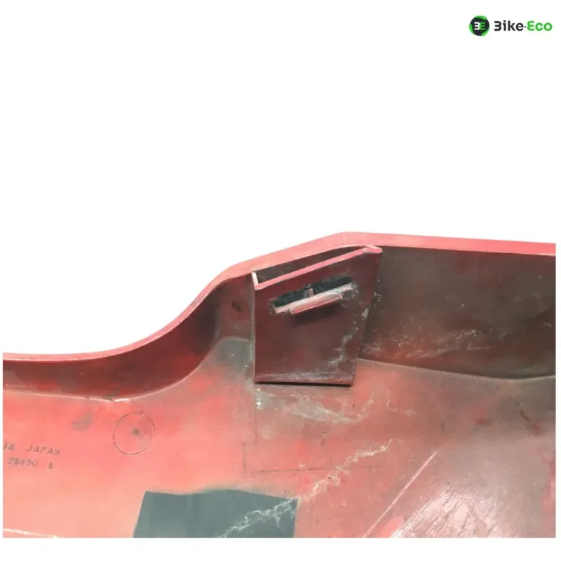 Cache lateral gauche SUZUKI GT 80 1981-1983