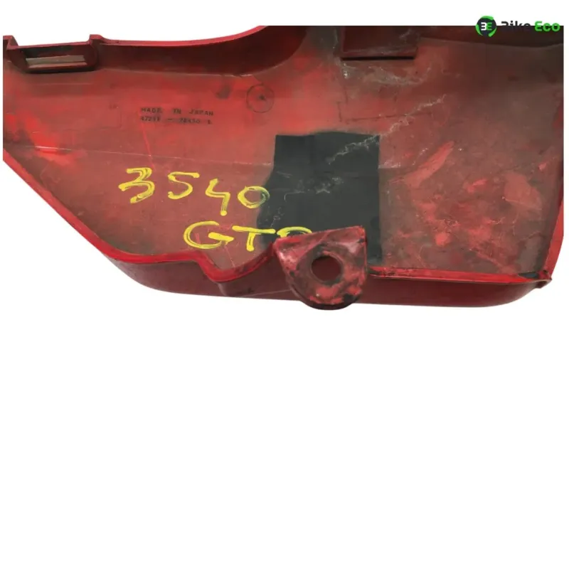 Cache lateral gauche SUZUKI GT 80 1981-1983