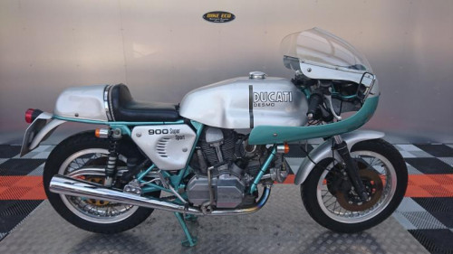 DUCATI 900 SS