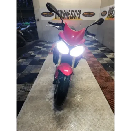 TRIUMPH STREET TRIPLE 675