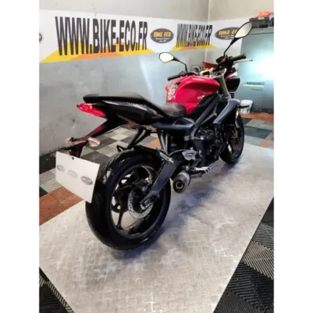 TRIUMPH STREET TRIPLE 675