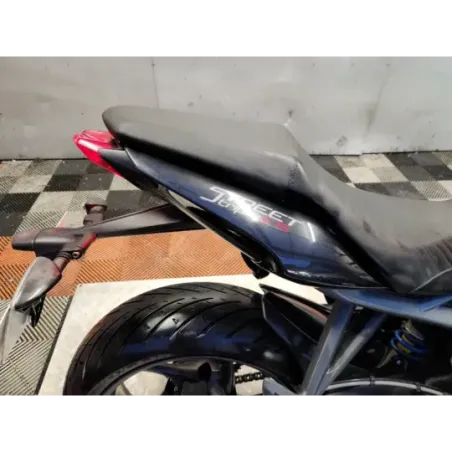 TRIUMPH STREET TRIPLE 675