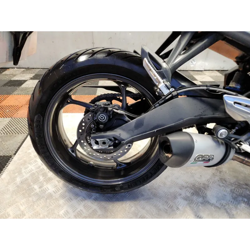 TRIUMPH STREET TRIPLE 675