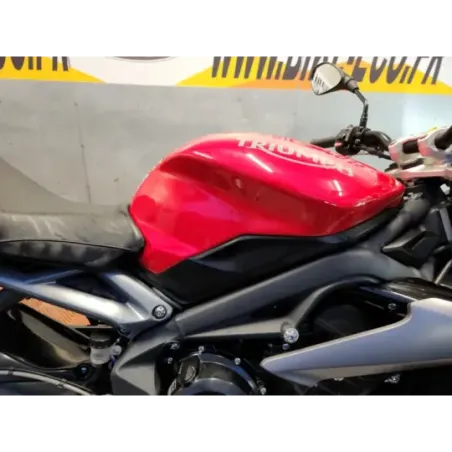 TRIUMPH STREET TRIPLE 675