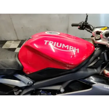TRIUMPH STREET TRIPLE 675