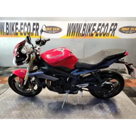 TRIUMPH STREET TRIPLE 675