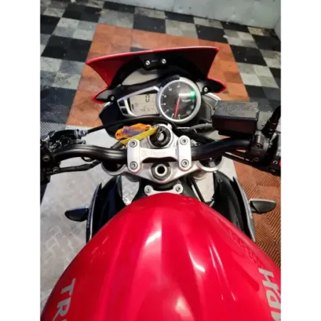 TRIUMPH STREET TRIPLE 675