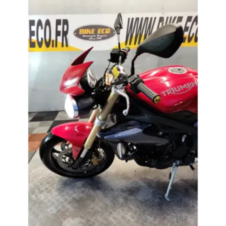 TRIUMPH STREET TRIPLE 675