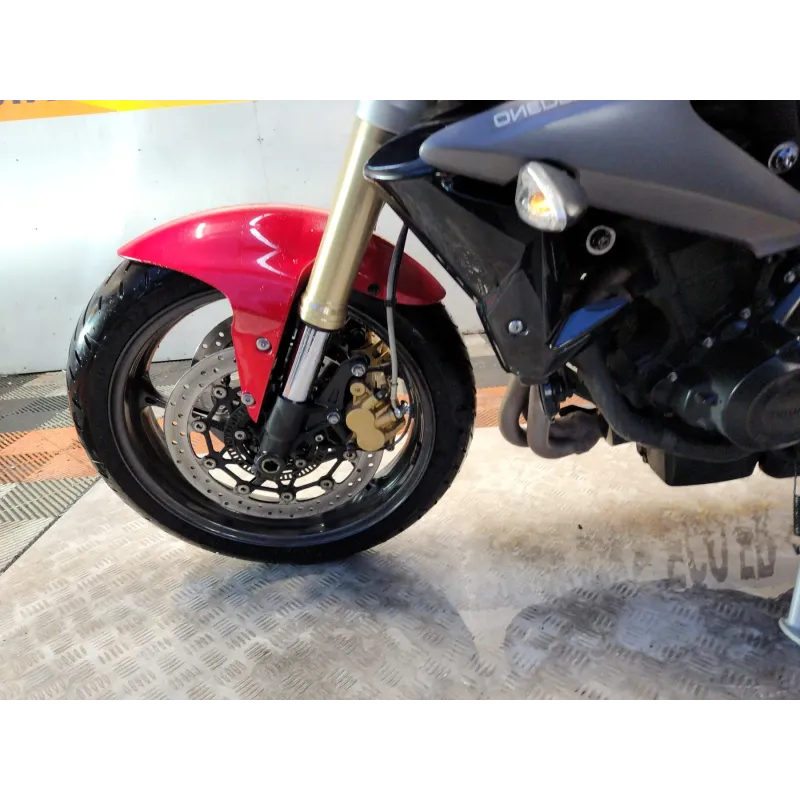 TRIUMPH STREET TRIPLE 675
