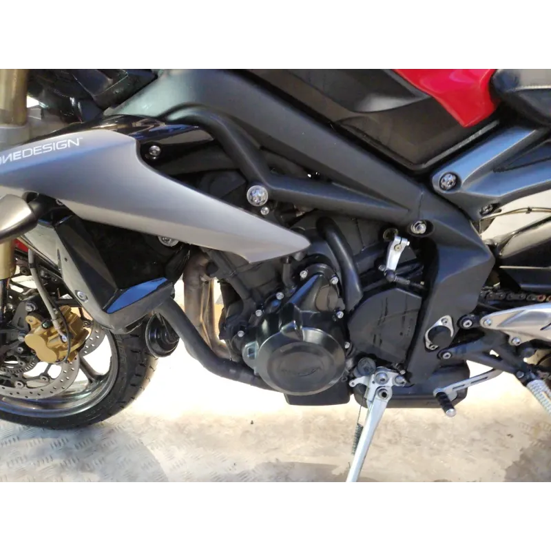 TRIUMPH STREET TRIPLE 675
