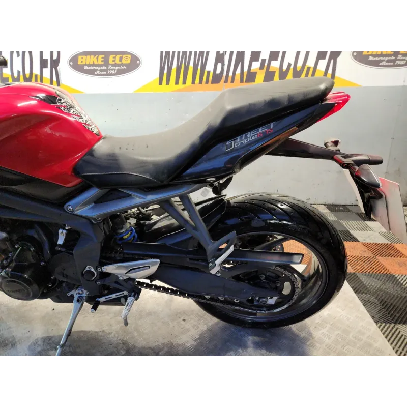 TRIUMPH STREET TRIPLE 675
