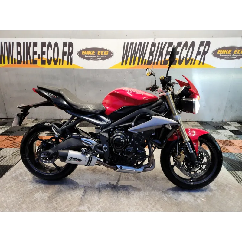 TRIUMPH STREET TRIPLE 675