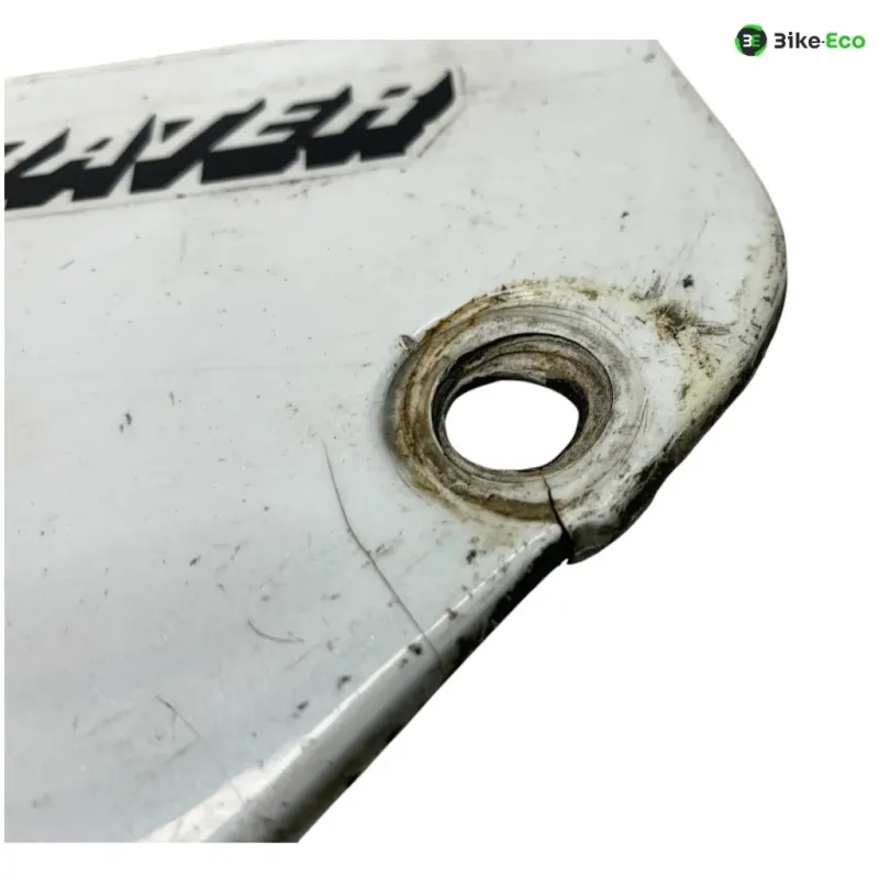 Cache carenage sous selle droit SUZUKI GSXR 1100 1986-1988