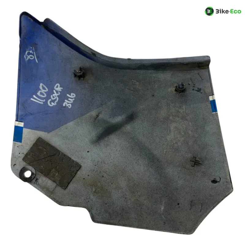 Cache carenage sous selle droit SUZUKI GSXR 1100 1986-1988