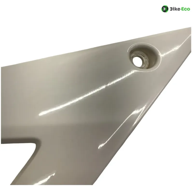Cache carenage coque arriere droit TRIUMPH SPEED TRIPLE 1050 2005-2007