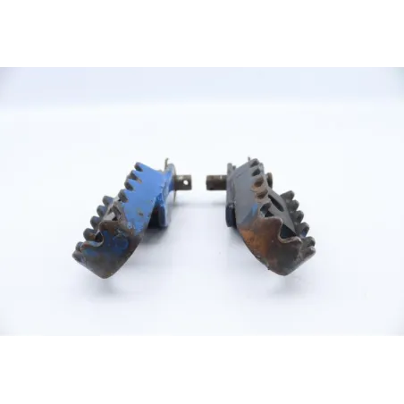 Repose pieds avant droit SUZUKI TS 125 1982 - 1989