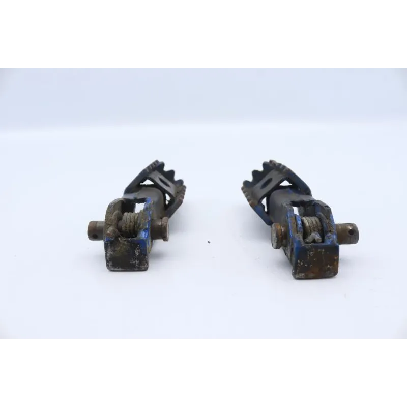 Repose pieds avant droit SUZUKI TS 125 1982 - 1989