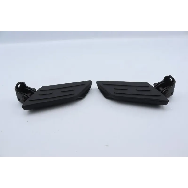 Repose pieds avant droit PEUGEOT KISBEE 50 RS 2011 - 2017
