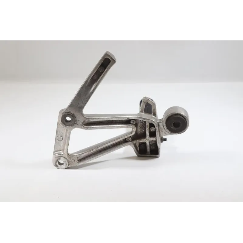 Platine arriere droite YAMAHA FZS 600 FAZER 1998 - 2001