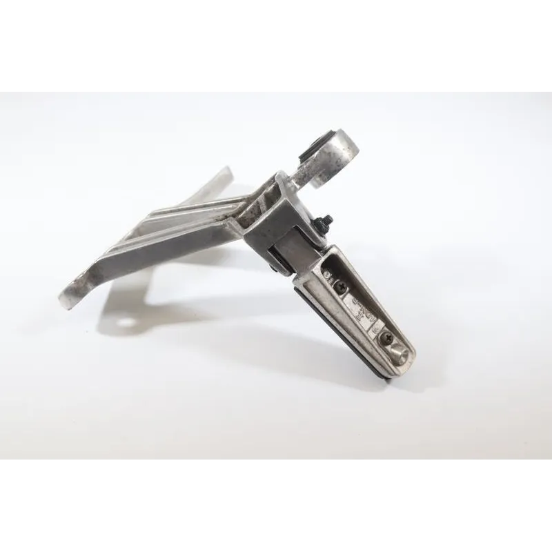 Platine arriere droite YAMAHA FZS 600 FAZER 1998 - 2001