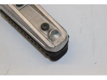 Repose pieds arriere droit YAMAHA YPR 125 XMAX 2006 - 2009