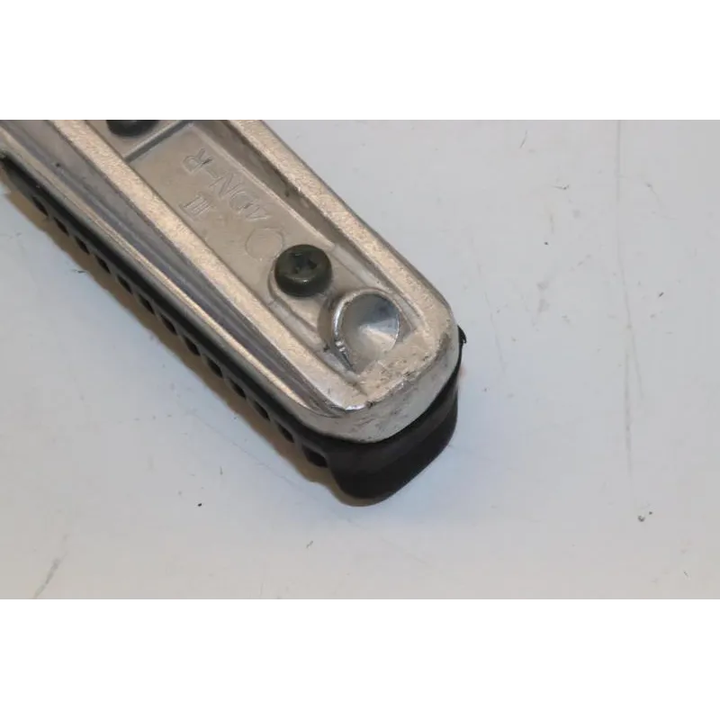 Repose pieds arriere droit YAMAHA YPR 125 XMAX 2006 - 2009