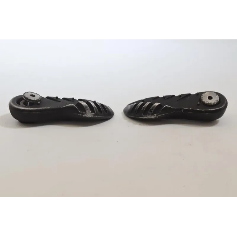 Repose pieds arriere droit MBK CW 50 BOOSTER 2004 - 2018